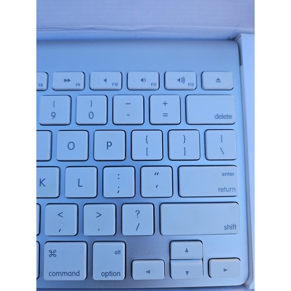Apple Wireless Keyboard A1314 MC184LL/B Bluetooth Genuine Original - Picture 6 of 7